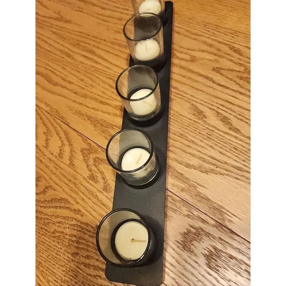 Black Metal 5 - Glass Votive Candle Holder - White & pink tealight candles